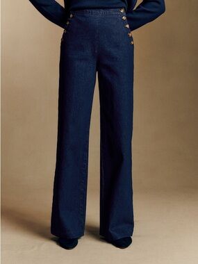 Pantalón Marino -Straight-Leg Jeans with Decorative Buttons